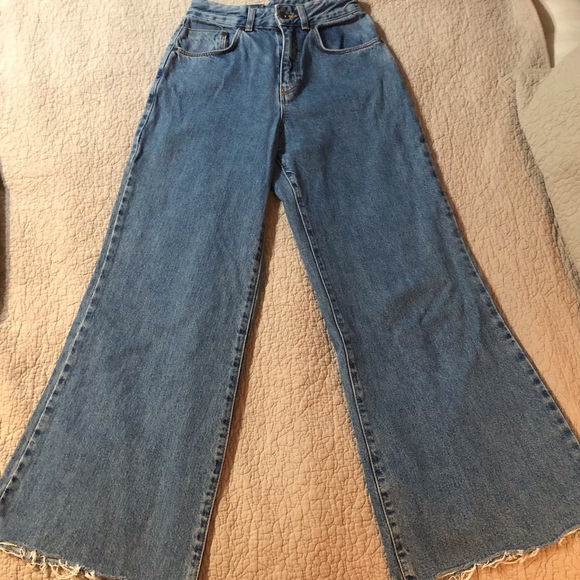 The Ragged Priest Free People 26 High Rise Mom Wide Leg Frayed Ankle Jeans - Picture 11 of 16